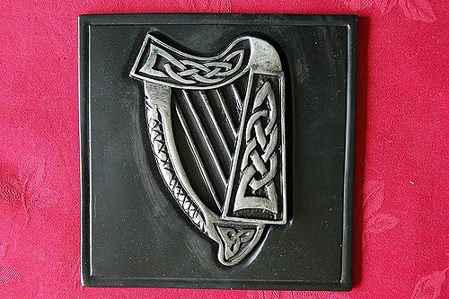 Irish Harp Turf Plaque 7" Irish Harp Turf Plaque 7"
(500 year old Irish peat)