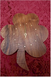 Dark Walnut Irish Shamrock Clock Dark Walnut Irish Shamrock Clock
(by Paul McEvoy)