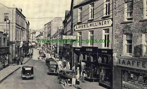 Galway Town - B/W - Shop St