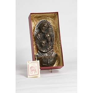 Celtic Family Irish Waterfont Celtic Family Irish Waterfont
(Made with Bronze)