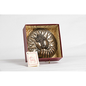Bronze Celtic Cross Waterfont Bronze Celtic Cross Waterfont
(Irish Handmade)