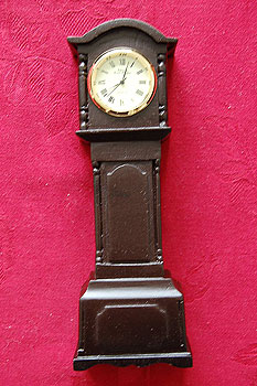 Grandfather Irish Turf Clock 6" Tall Grandfather Irish Turf Clock 6" Tall
(5000 Year old Peat)