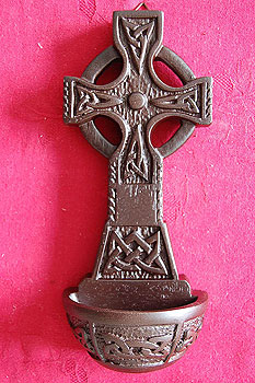 Turf Celtic Cross Holy Water Font 8" tall Turf Celtic Cross Holy Water Font 8" tall
(5000 year old Turf)