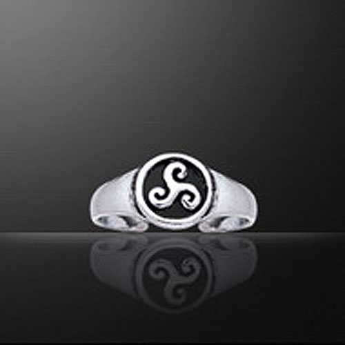 Celtic Triskele Symbol Toe Ring Celtic Triskele Symbol Toe Ring
(Sterling Silver)