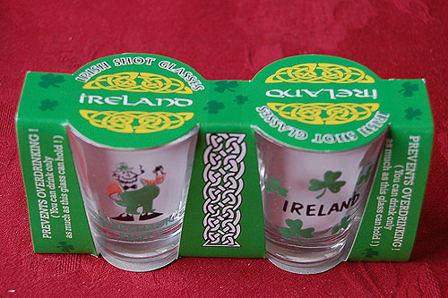 Leprechaun & Shamrocks Leprechaun & Shamrocks
(Twin Irish Shot Glasses)