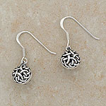 Exquisite Celtic Ball Earrings
(.925 sterling silver)