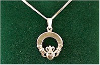 Connemara Marble Irish Claddagh Loop
(Pendant Irish Made)