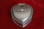 Mullingar Pewter Claddagh Jewellery Box
(Heart Shaped Jewelry)