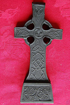 Irish Turf Peat Celtic Cross 6" x 3" Irish Turf Peat Celtic Cross 6" x 3"
(Handcrafted)