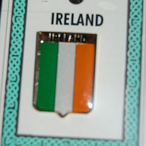 Tricolour Flag Pin Lapel Clip Badge Tricolour Flag Pin Lapel Clip Badge
(The national flag of Ireland)