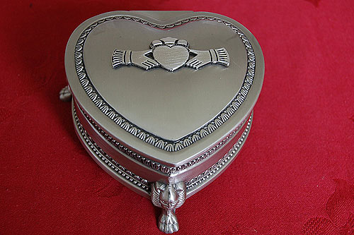 Large Heart Claddagh Jewelry Box with legs Large Heart Claddagh Jewelry Box with legs
(By Mullingar Pewter)