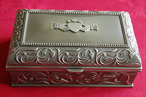 Irish Claddagh Jewelry Box by Mullingar Pewter Irish Claddagh Jewelry Box by Mullingar Pewter
(3 Sizes Available)