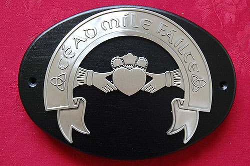 Claddagh Cead Mile Fáilte Wall Plaque Claddagh Cead Mile Fáilte Wall Plaque
(by Mullingar Pewter)
