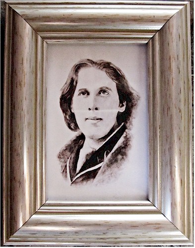 Oscar Wilde Portrait - Miniature Watercolour Oscar Wilde Portrait - Miniature Watercolour
(Original by Pervaneh Matthews)