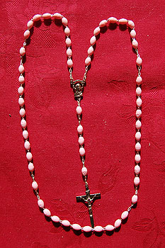 Italian Rosary Beads Pink Oval Silver Crucifix Italian Rosary Beads Pink Oval Silver Crucifix
(+ Medal)