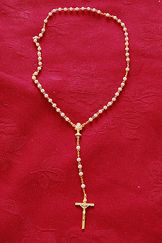 Rosary Beads Set Pink Pearl Beads Rosary Beads Set Pink Pearl Beads
(Gold Style Crucifix)