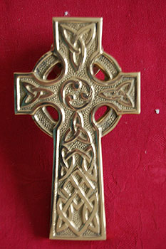 Celtic Cross Long Door Knocker Celtic Cross Long Door Knocker
(Irish Brass 6.5" x 3.5")
